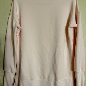 Women’s light pink crewneck Sweatshirt. Size small